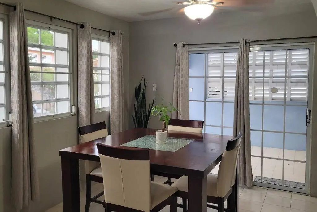 شقة Coamo Beautiful House, Ac, 10Min Coamo Hot Springs